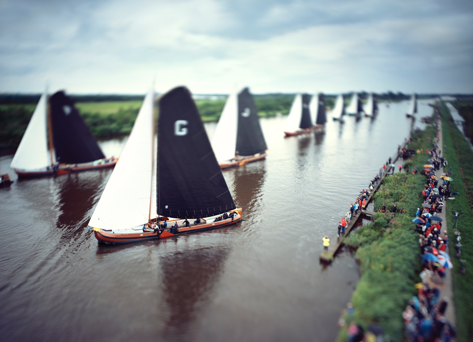 Start Skûtsjesilen Earnewâld